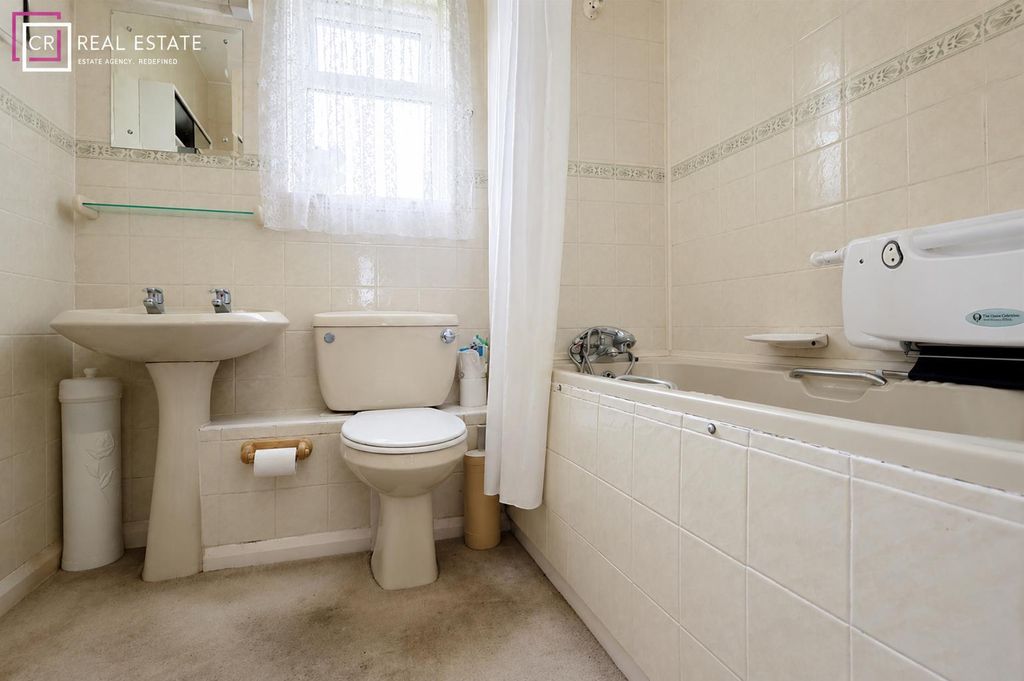 Property photo 3 of 9