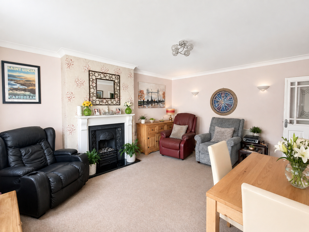 Property photo 2 of 13 Lounge/Diner