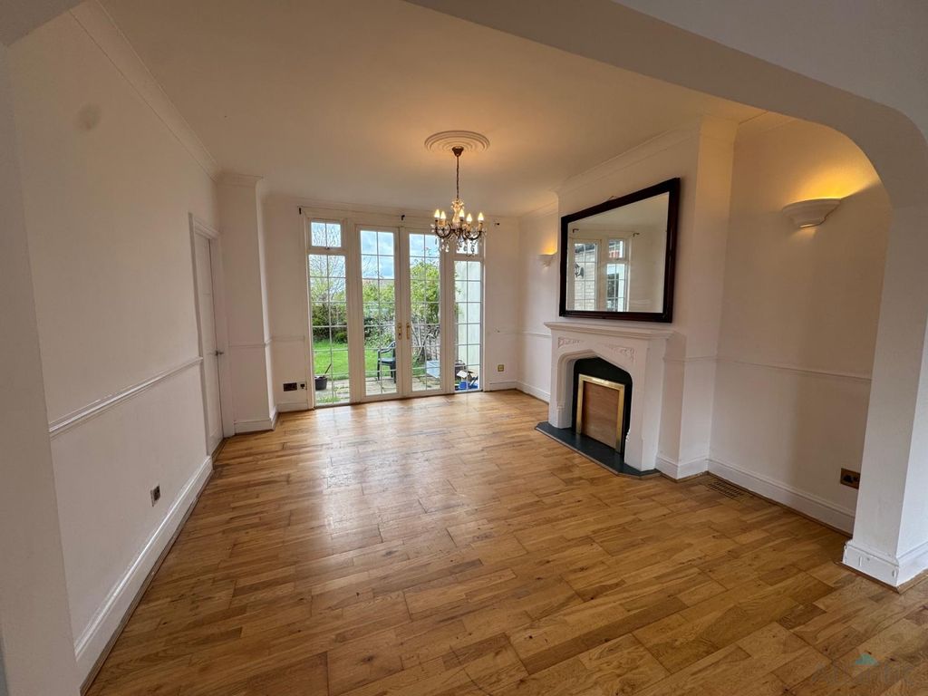 Property photo 2 of 10 Gallery