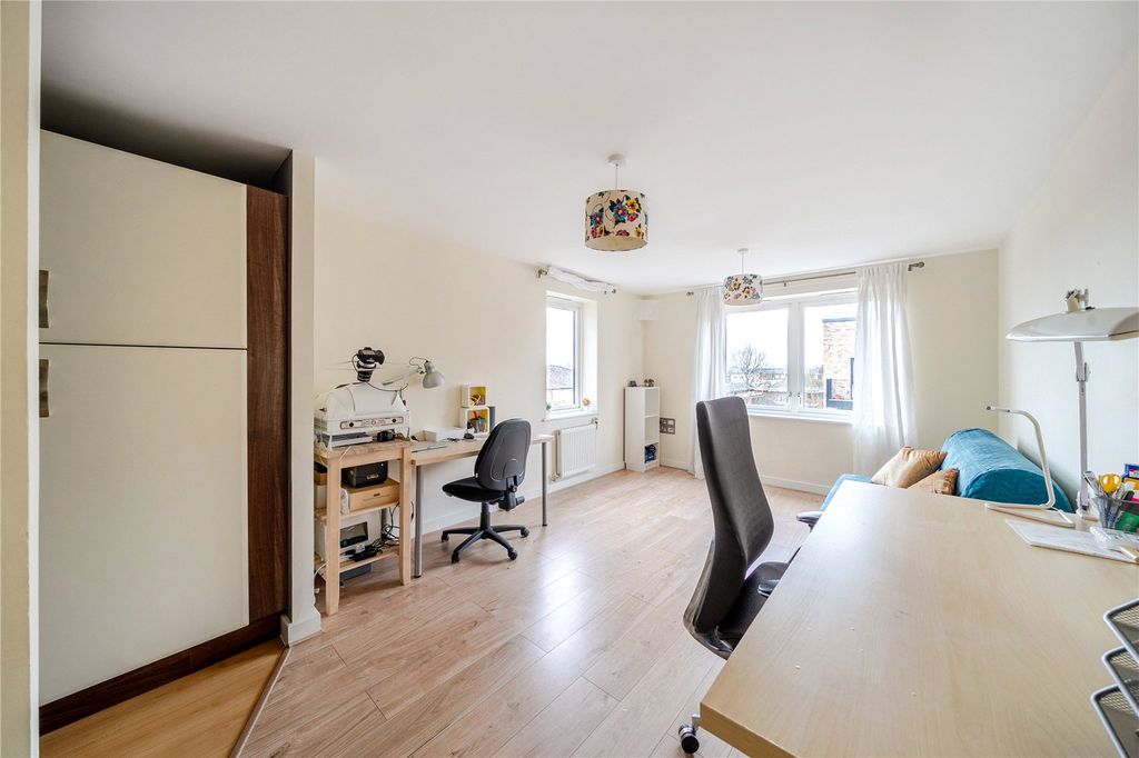 Property photo 3 of 12 Picture No. 32