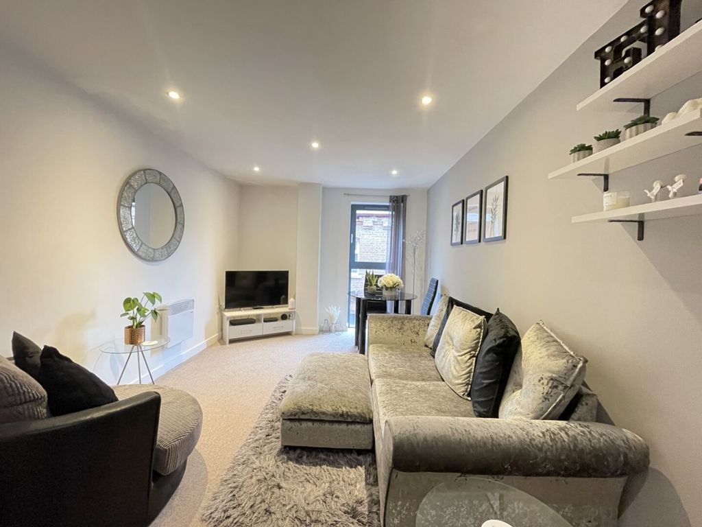 Property photo 1 of 10 Img_33612_12_Original