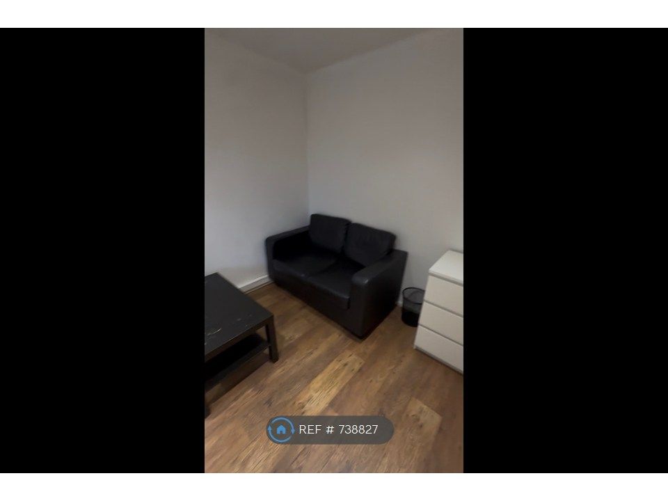 Property photo 3 of 7 Bedroom - Large Double With Sofa And Coffee Table