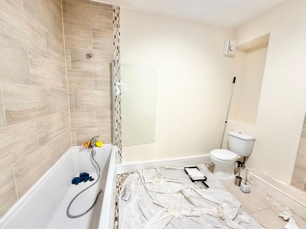 Property photo 3 of 4 Bathroom