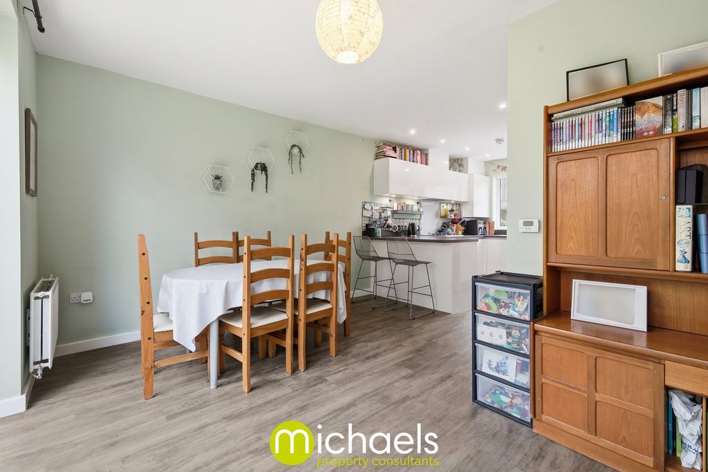 Property photo 2 of 20