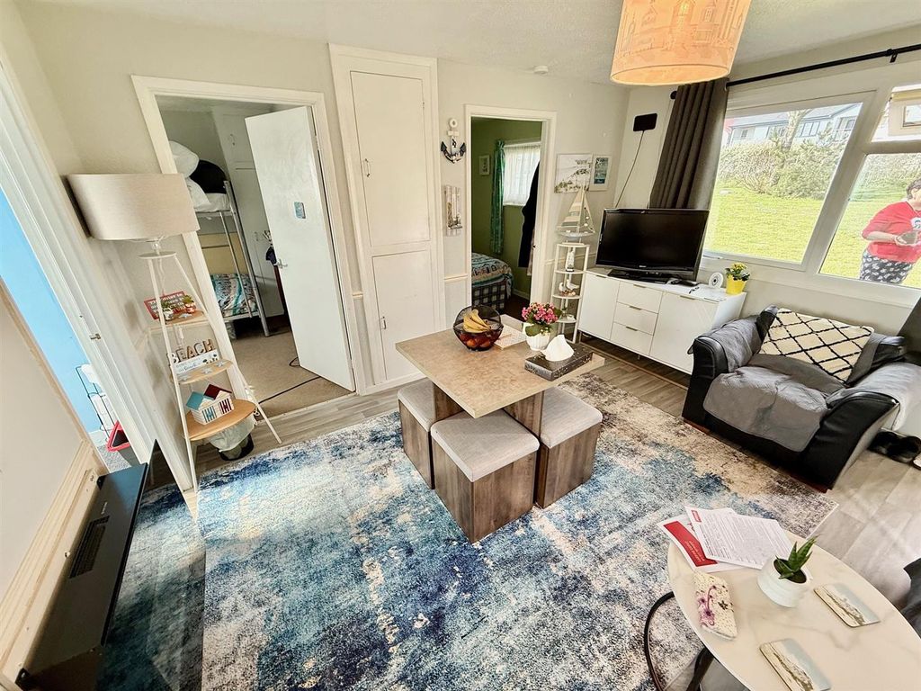 Property photo 2 of 9 Living Room