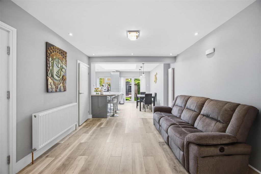 Property photo 3 of 17 Dining Room