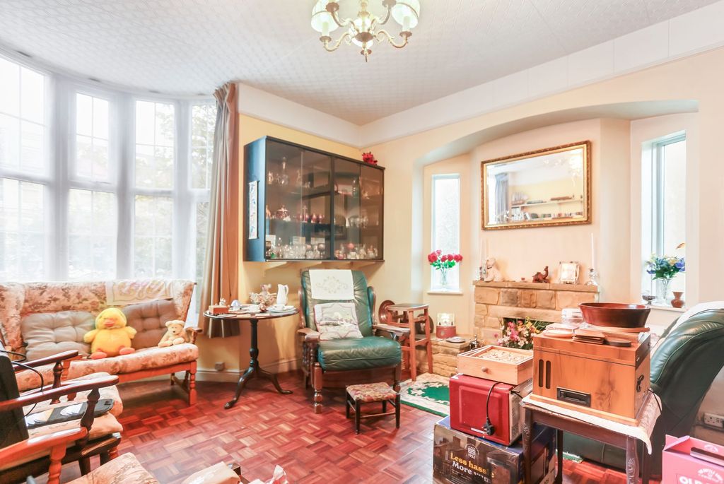 Property photo 2 of 22