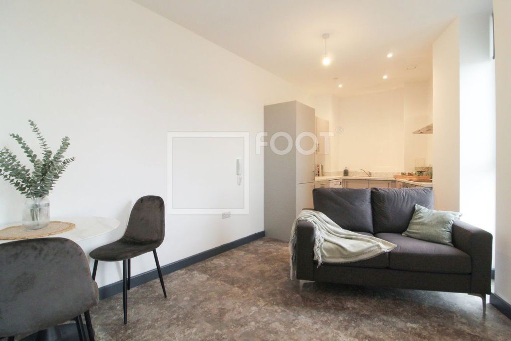 Property photo 3 of 43