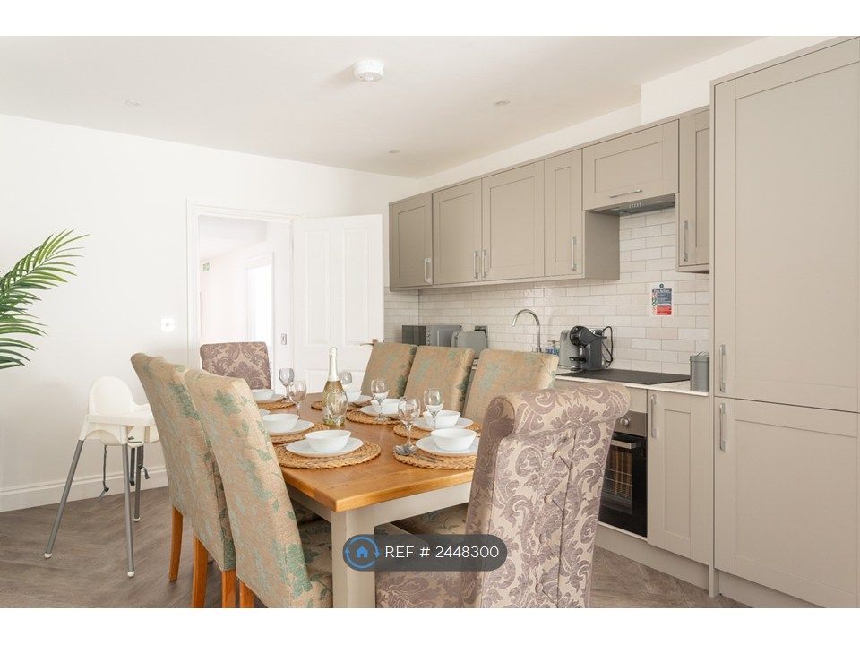 Property photo 3 of 33