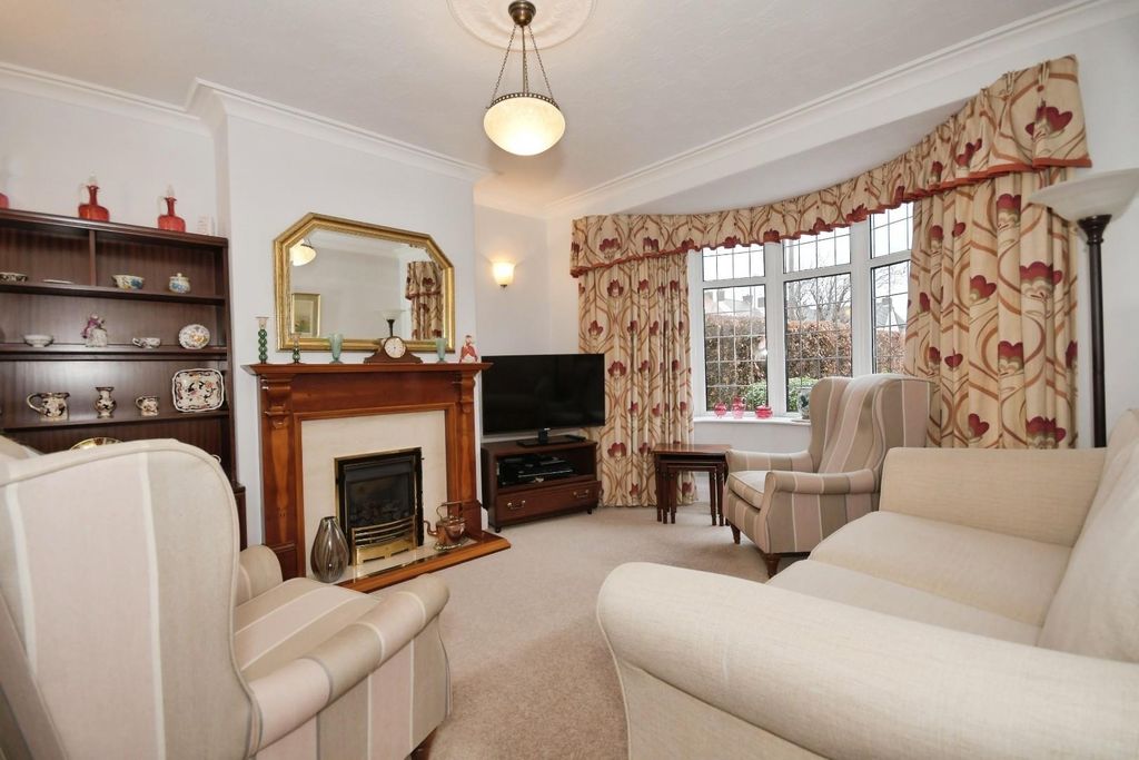 Property photo 2 of 18 Lounge.Jpg