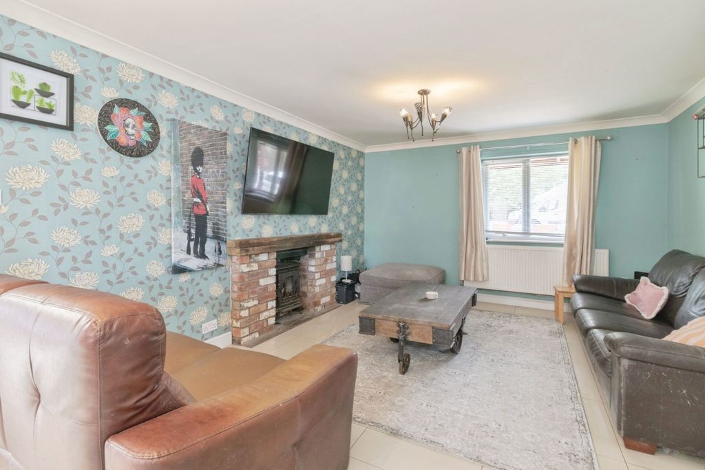 Property photo 3 of 15