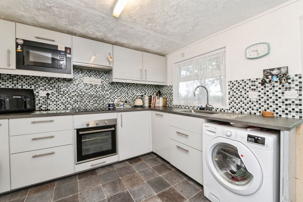 Property photo 3 of 18 Pbox-Img.Jpg