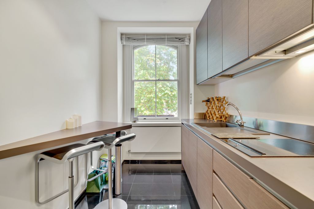 Property photo 3 of 8 Rutlandgate30,Flat6-8