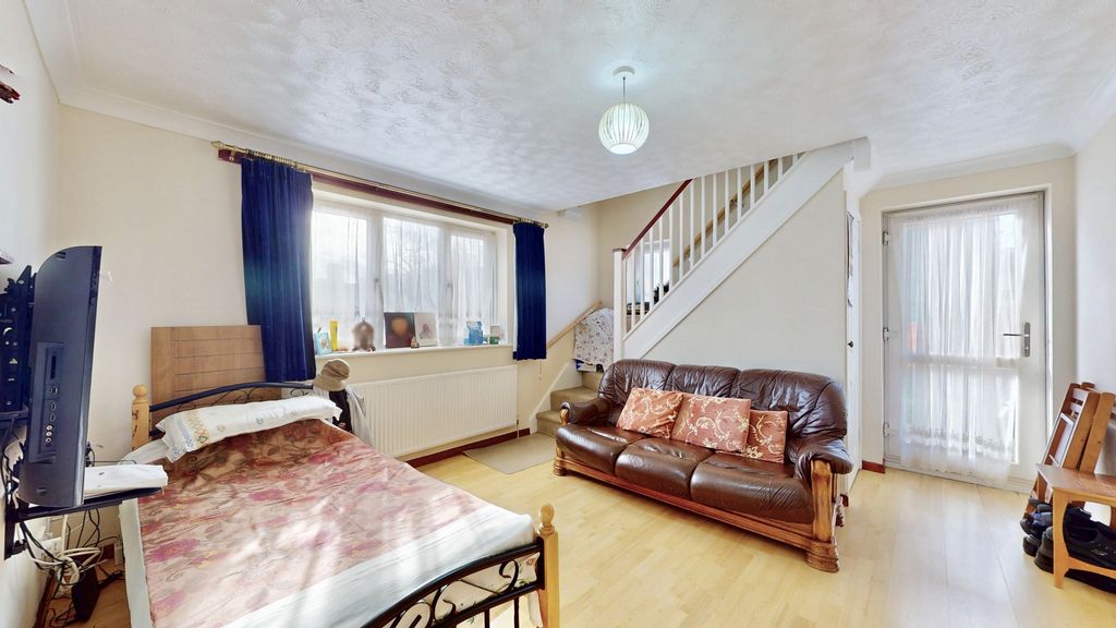 Property photo 2 of 11 Photo 1