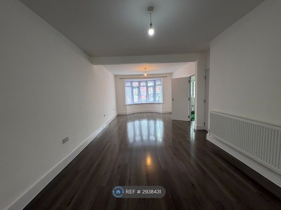 Property photo 3 of 33
