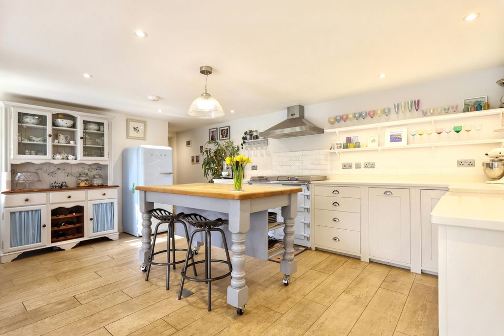 Property photo 3 of 35 Img_5522