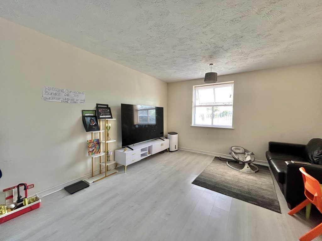 Property photo 3 of 8