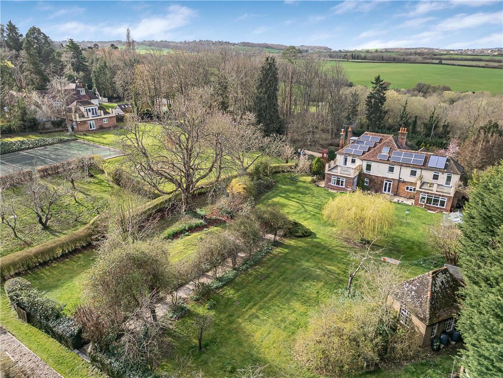 Property photo 2 of 35 Gardens