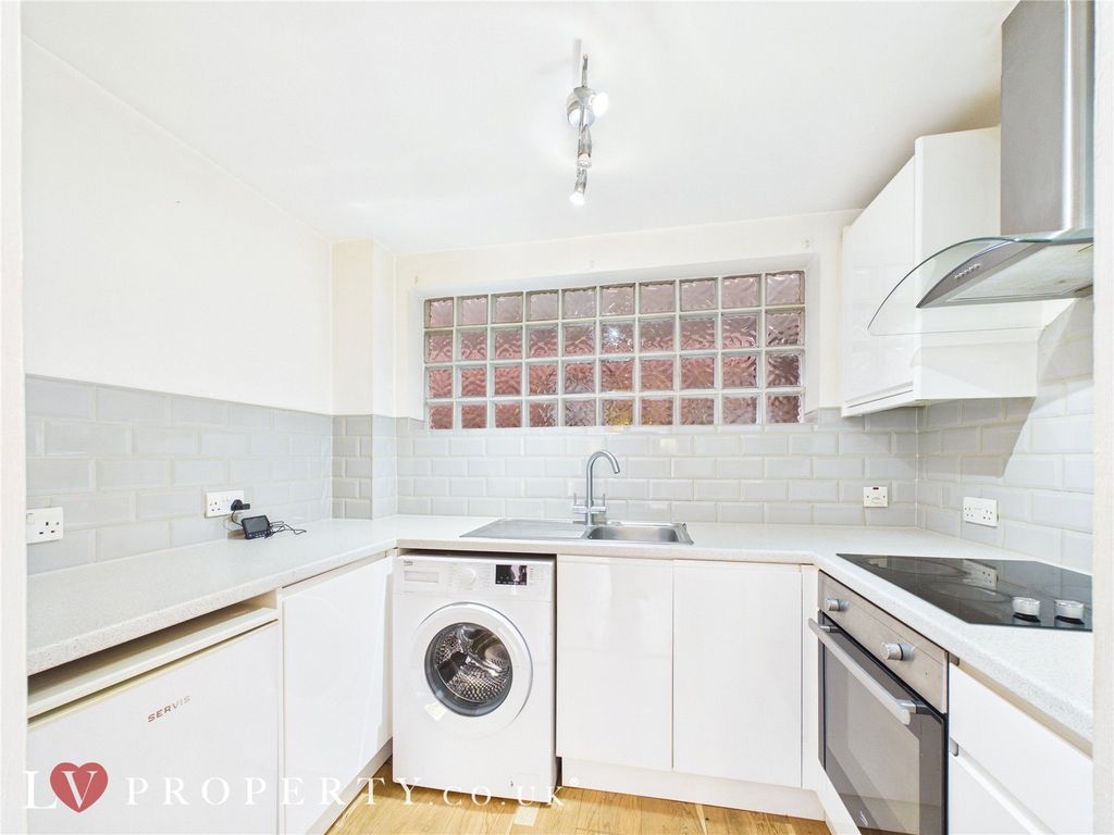 Property photo 3 of 13 Picture No. 12