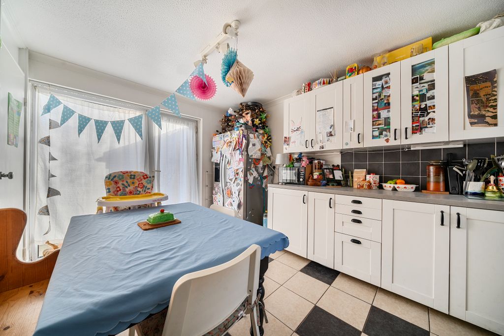 Property photo 2 of 12 14003532696F5Aef877c7