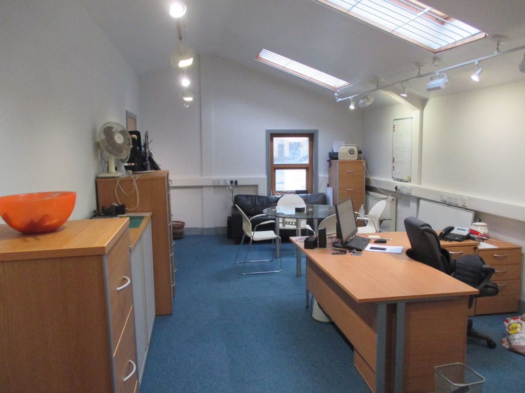 Property photo 3 of 4