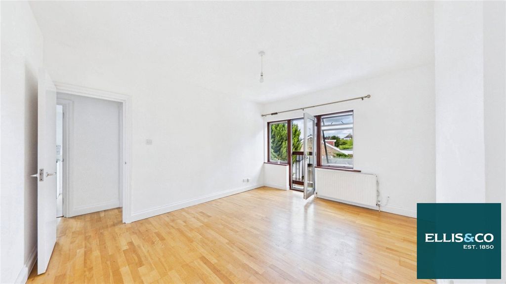Property photo 2 of 10 Picture No. 57