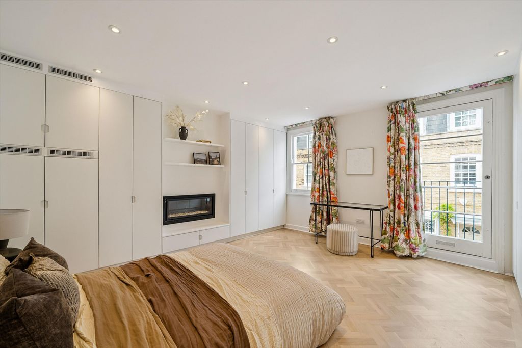 Property photo 3 of 24 Image