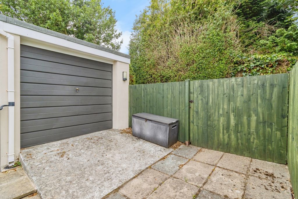 Property photo 3 of 17 Photo