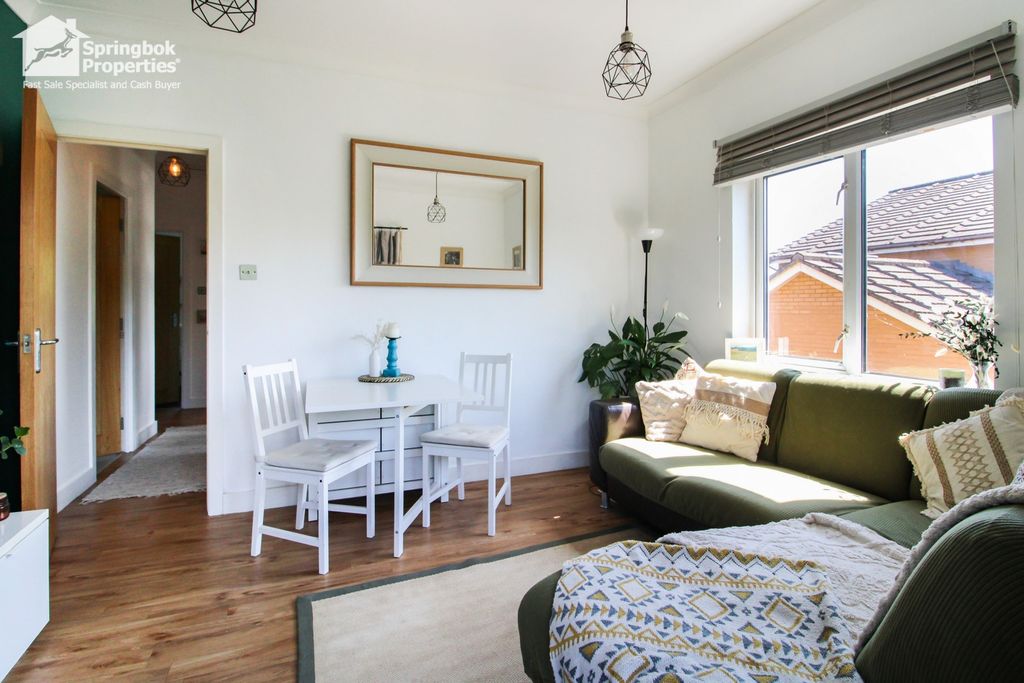 Property photo 3 of 18 Image 2