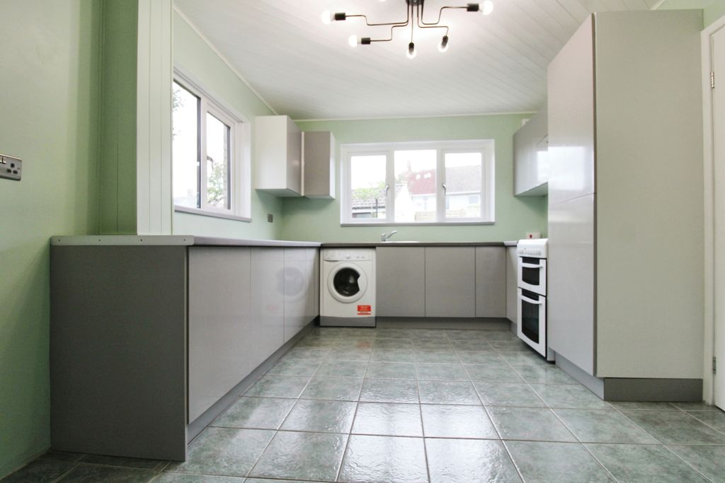 Property photo 3 of 15 Kitchen