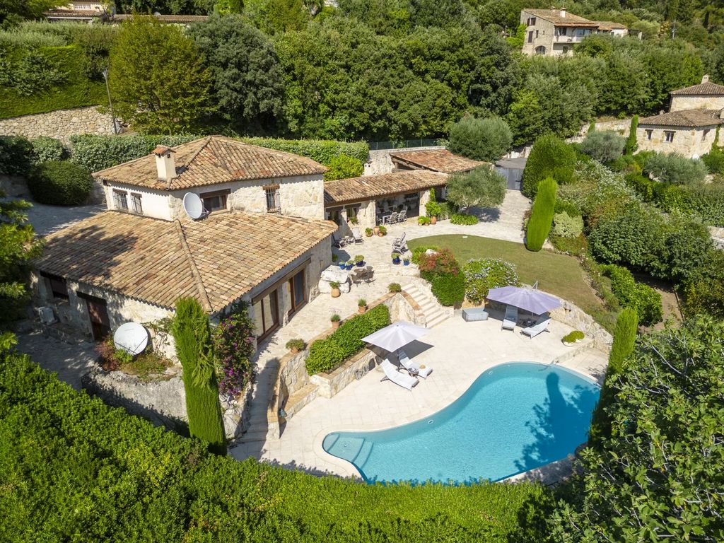 Property photo 1 of 32