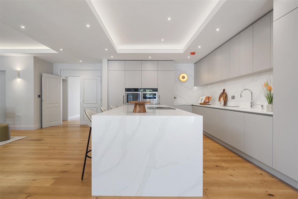 Property photo 3 of 16 Hocroft Road-No Watermark-7.Jpg