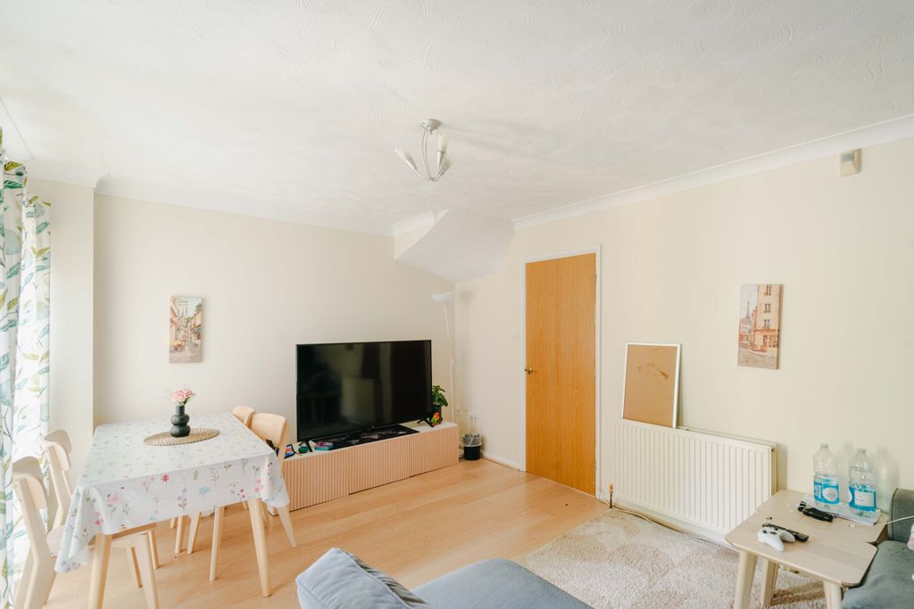 Property photo 2 of 12 10