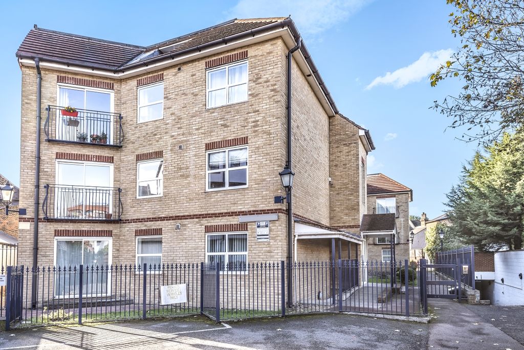 Property photo 3 of 6 External