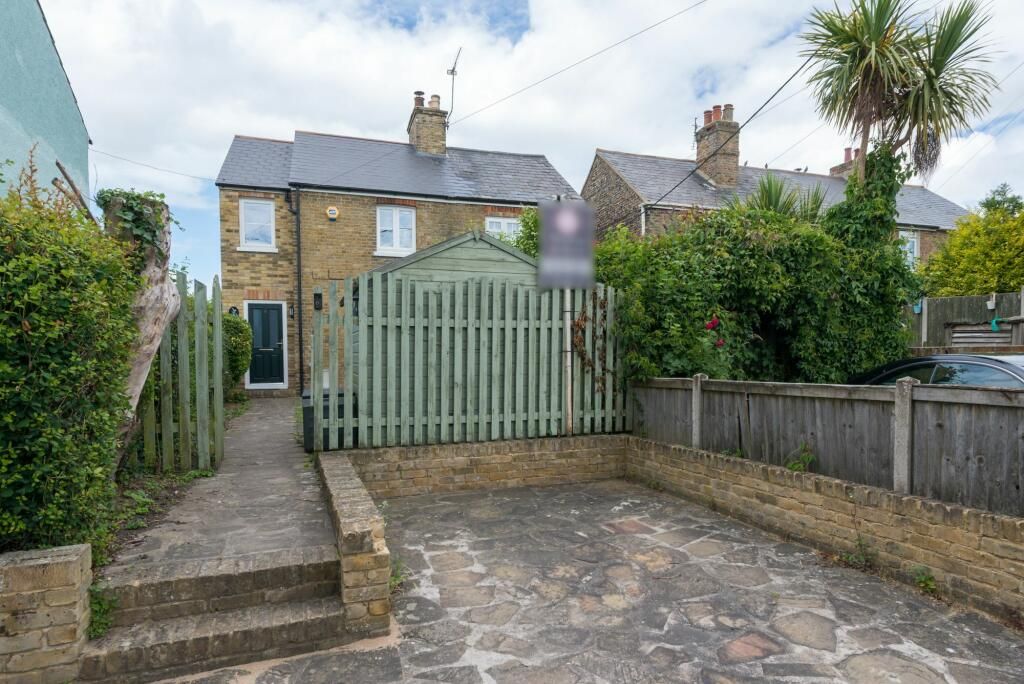 Property photo 2 of 10