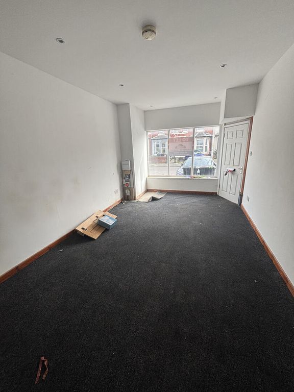 Property photo 3 of 4 Living Room