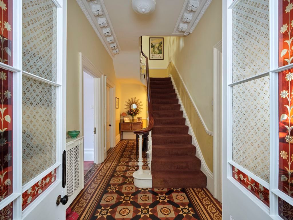 Property photo 3 of 18 Hallway