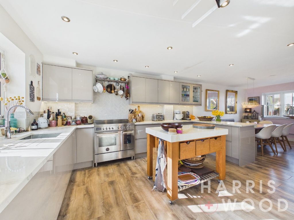 Property photo 2 of 34 4993812