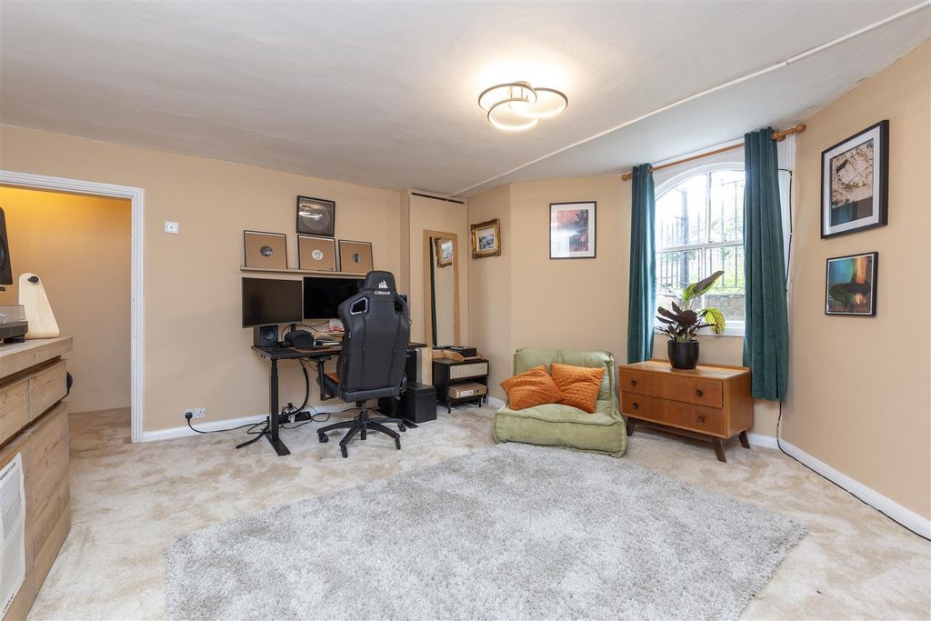 Additional image 20 of 4 bed town house for salePierremont Crescent, Darlington DL3