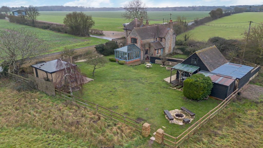 Property photo 2 of 43