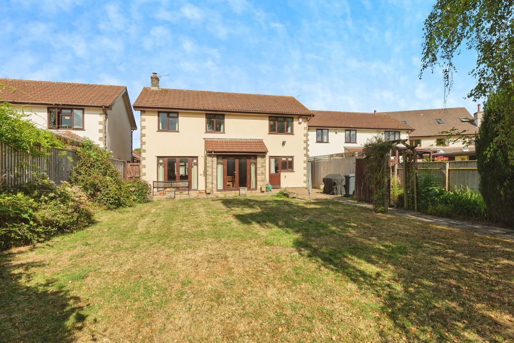 Property photo 2 of 17