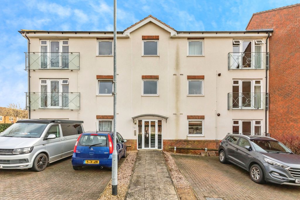 Property photo 1 of 17