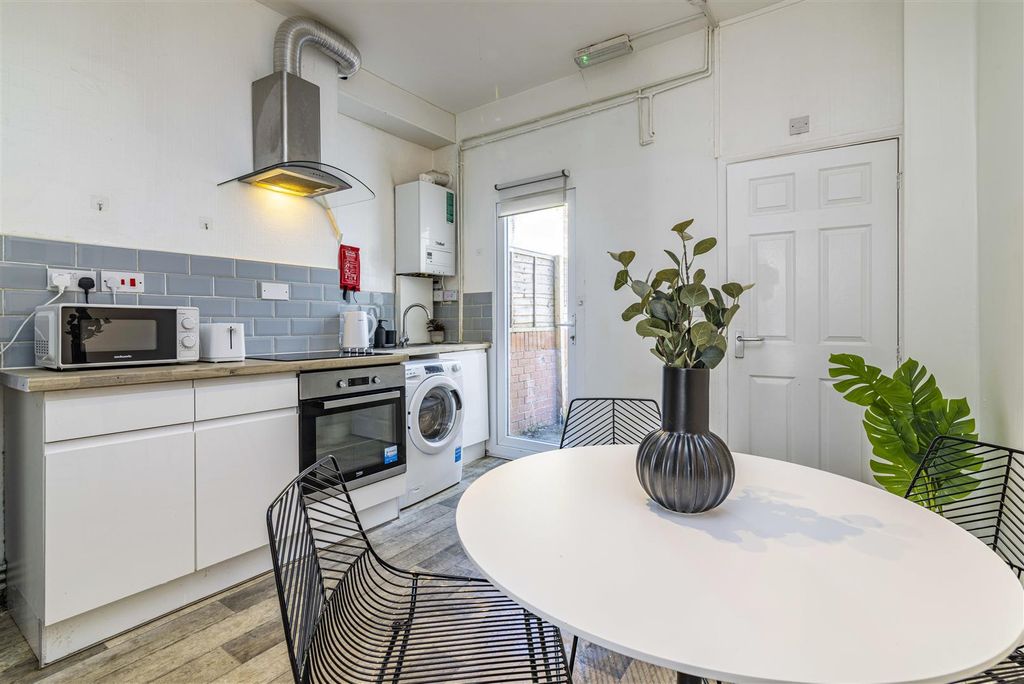 Property photo 2 of 20 Image00012.Jpg