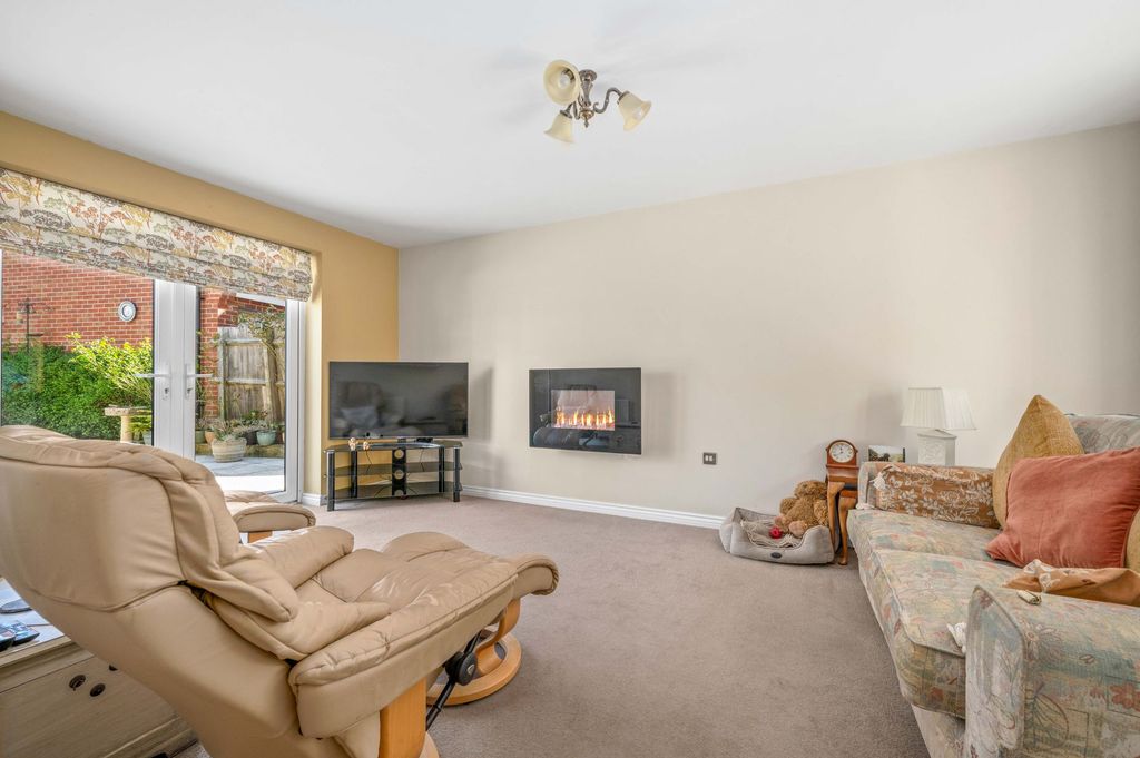 Property photo 2 of 29