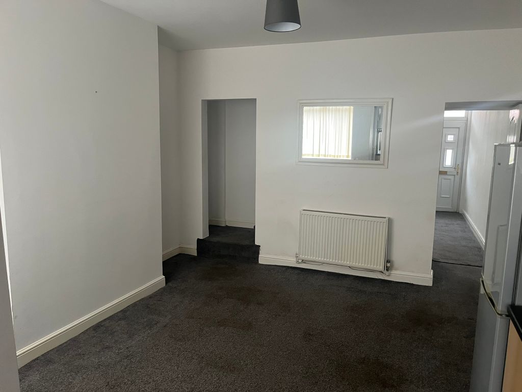 Property photo 3 of 8 Dining Kitchen