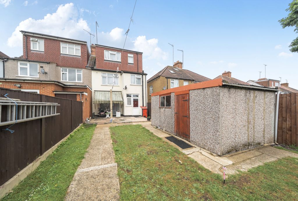 Property photo 2 of 14 1469737-20-6A2048...