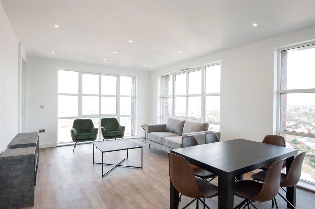 Property photo 1 of 28 Picture No. 17