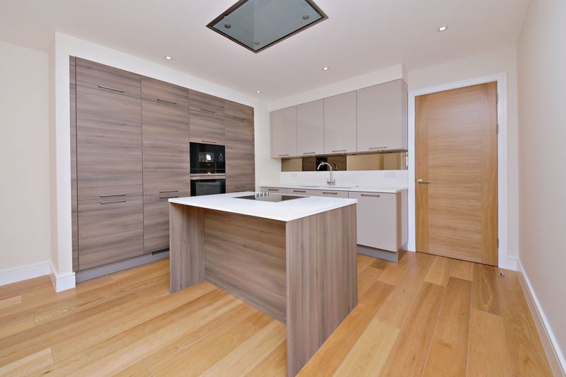 Property photo 3 of 12 Photo 22