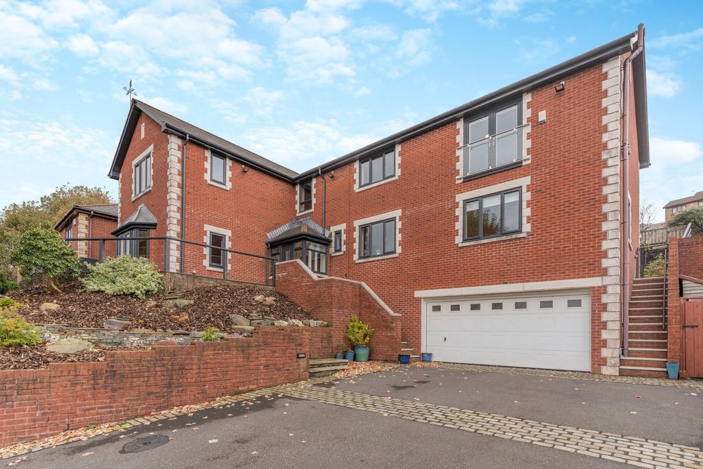 Property photo 1 of 35