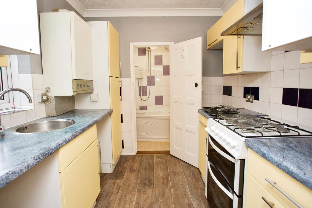 Property photo 2 of 8
